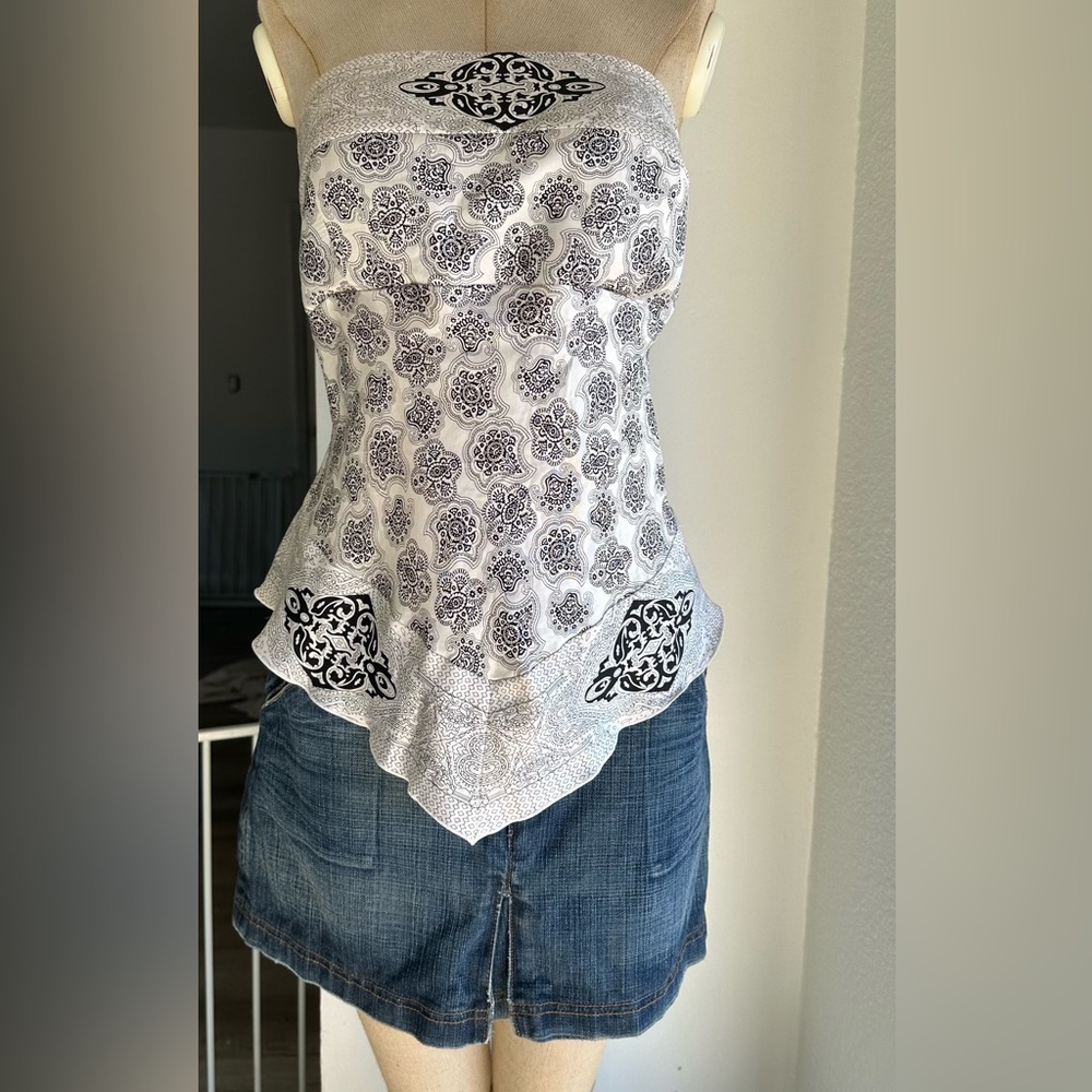 White House black market scarf top